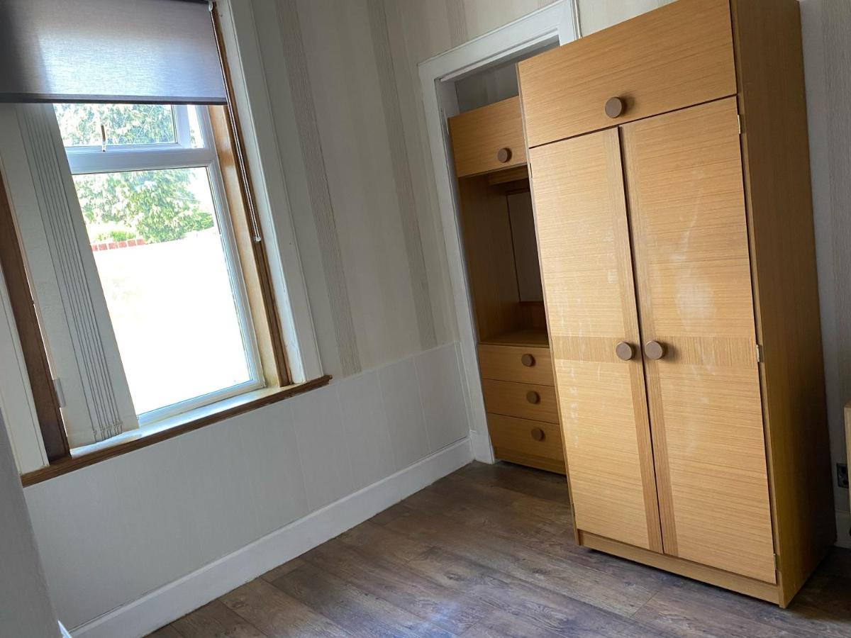 Apartament 1 Bed In The Outskirts Of Edinburgh, Free Wifi & Street Parking, Self-Catering Broxburn Zewnętrze zdjęcie