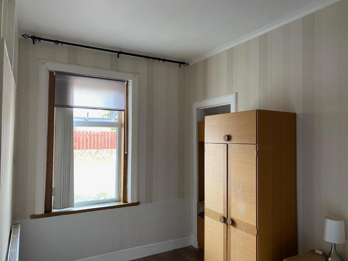 Apartament 1 Bed In The Outskirts Of Edinburgh, Free Wifi & Street Parking, Self-Catering Broxburn Zewnętrze zdjęcie