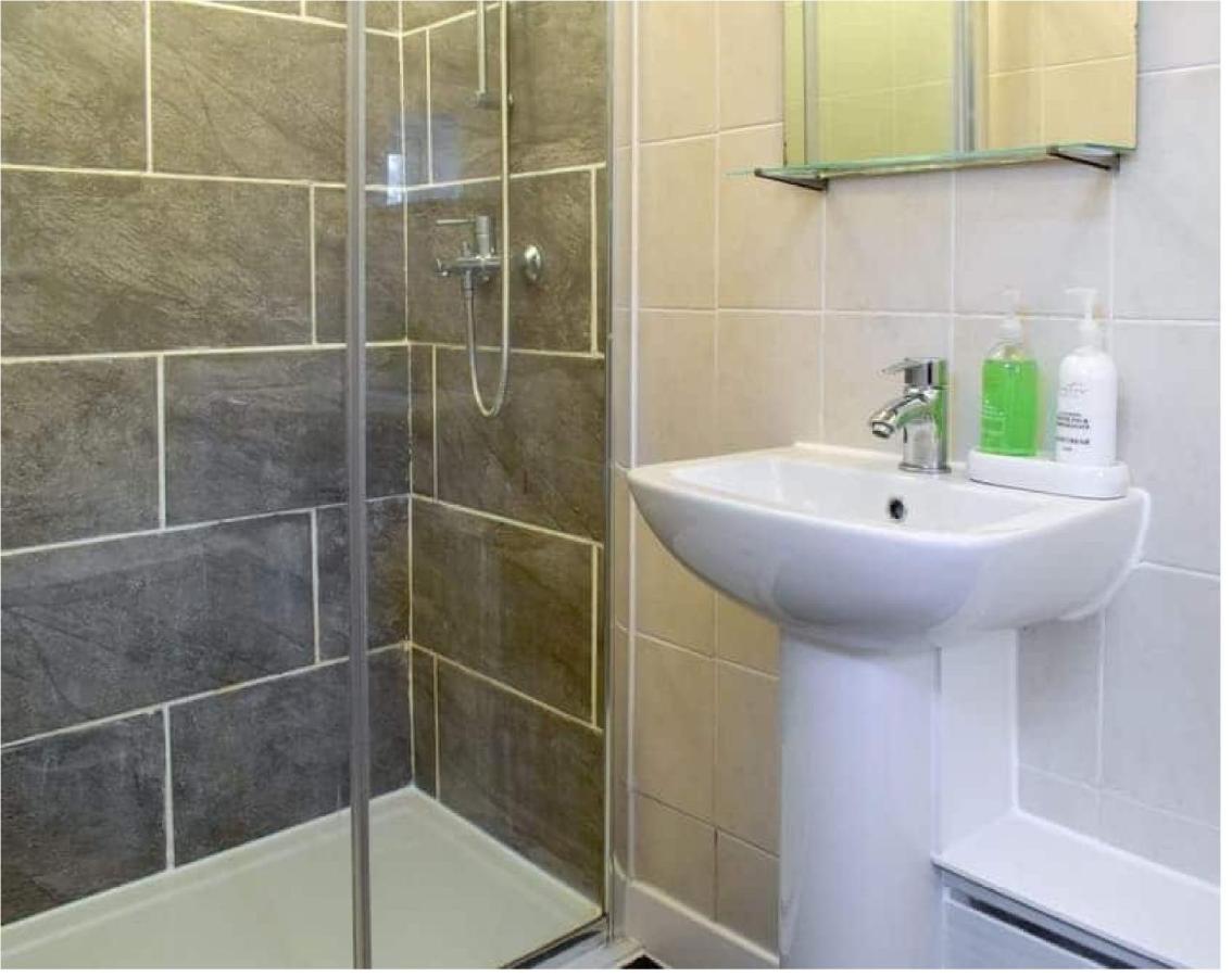 Apartament 1 Bed In The Outskirts Of Edinburgh, Free Wifi & Street Parking, Self-Catering Broxburn Zewnętrze zdjęcie