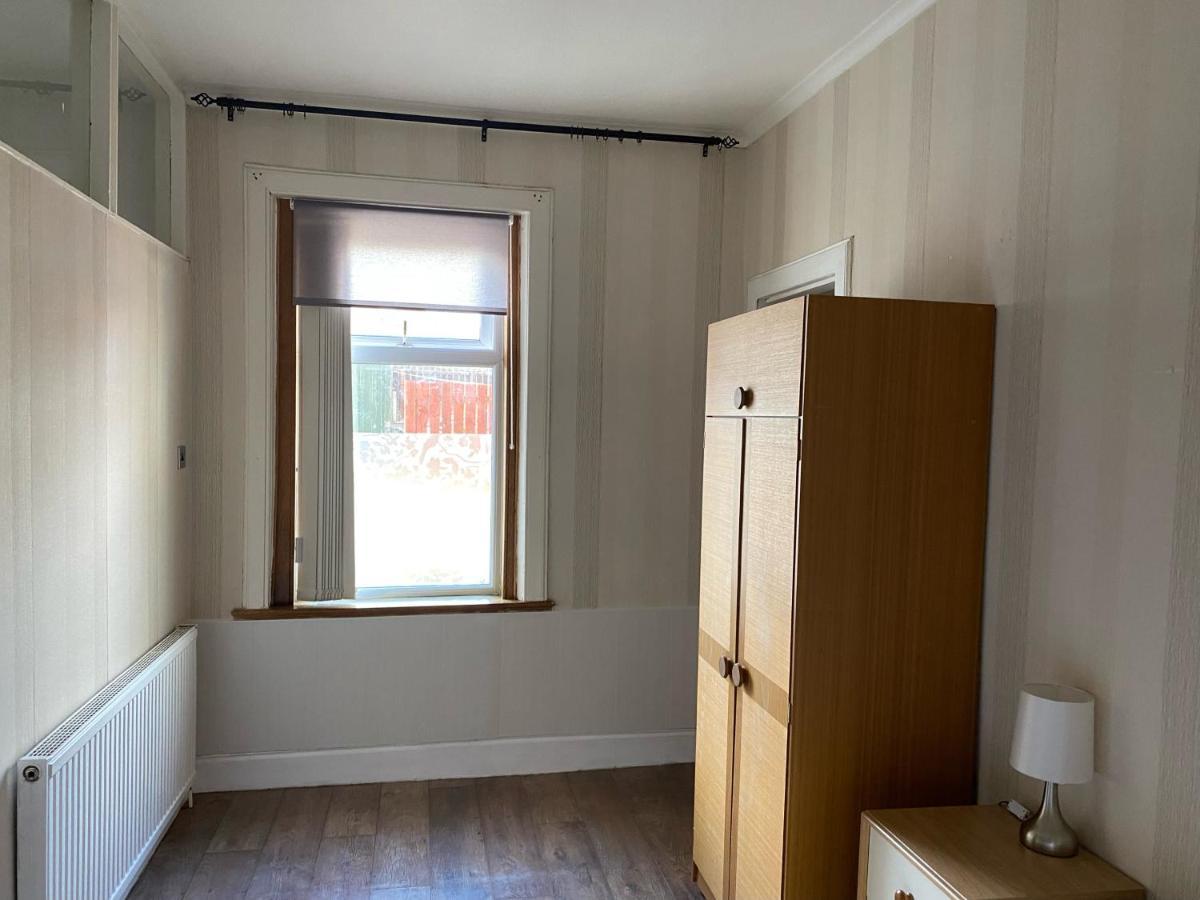Apartament 1 Bed In The Outskirts Of Edinburgh, Free Wifi & Street Parking, Self-Catering Broxburn Zewnętrze zdjęcie